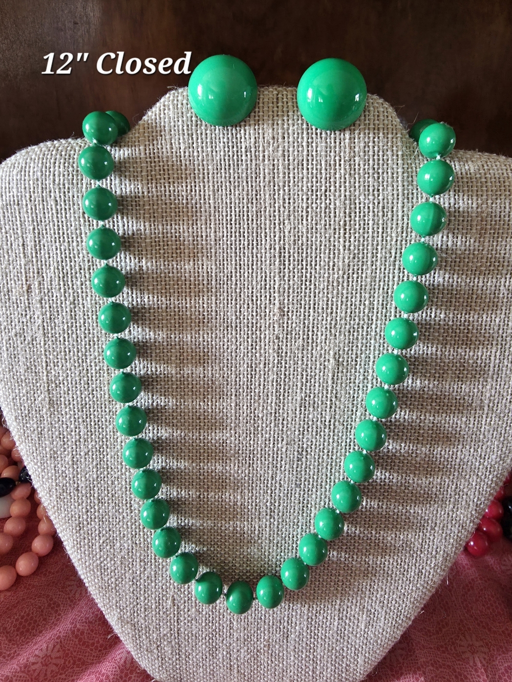 Source Unknown Vintage Bright Green Bead Necklace with Matching Clip-On Earrings